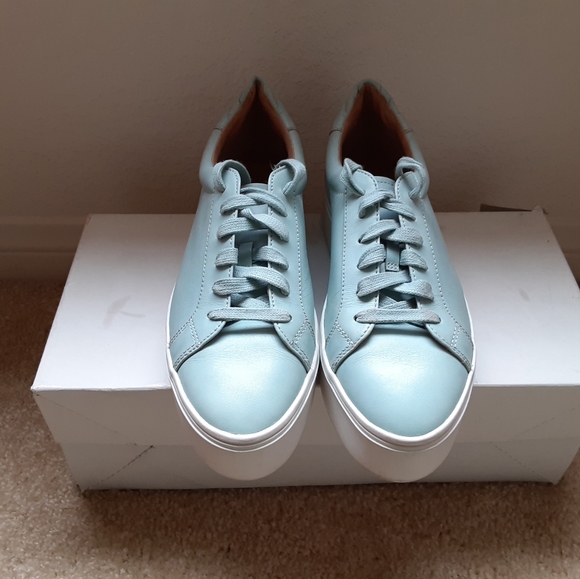 Halogen - Picture 2 of 5